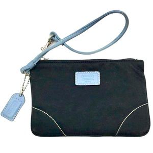 COACH Wristlet Zip Closure Nylon Navy & Light Blue Plastic Lining inside EUC